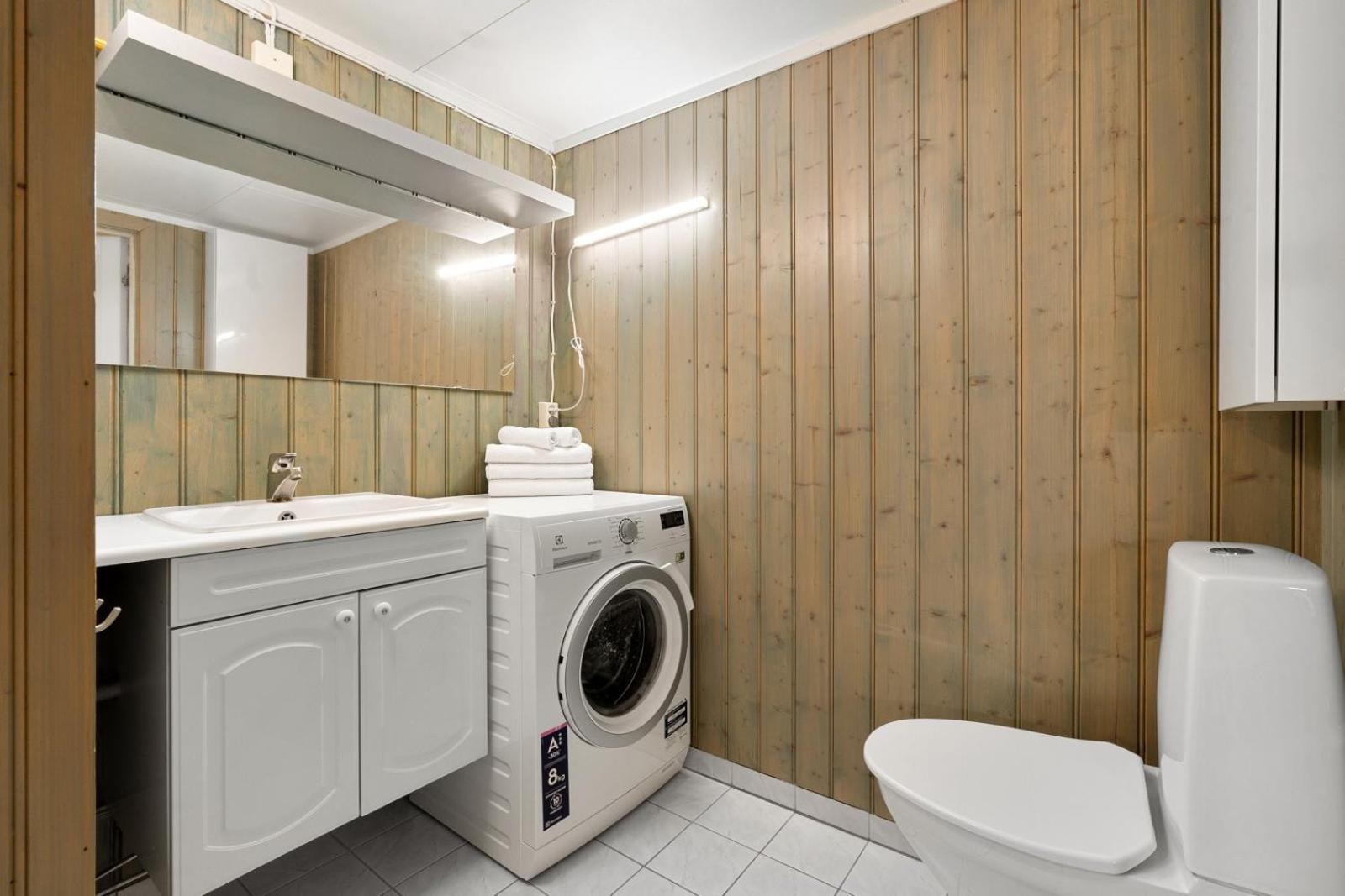 Room In Cozy Apartment 7 Min Walk From The City Center Τρόμσο Εξωτερικό φωτογραφία