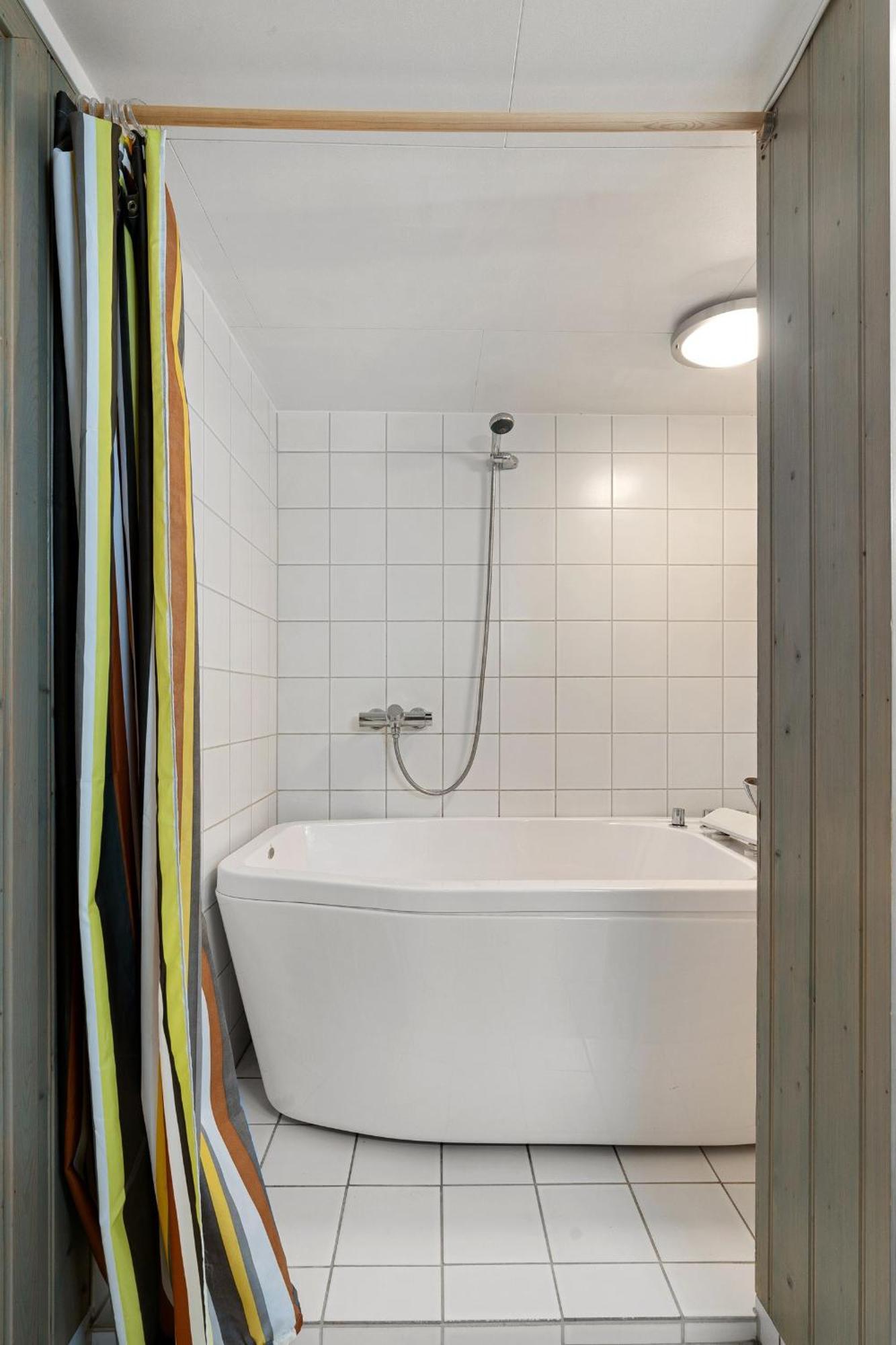 Room In Cozy Apartment 7 Min Walk From The City Center Τρόμσο Εξωτερικό φωτογραφία